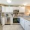 Breezy Carolina Beach Condo with Balcony and Pools! - 卡罗来纳比奇