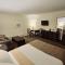 Canadian Motor Inn - Grande Prairie