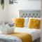 Spacious Studio for up to 4! Sofa bed - لندن
