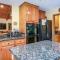 Oak Pond Retreat Stocked pond/pool table/BBQ Grill/EV Charger