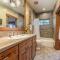 Big Horn Luxury Lodge - 4 BR w Hot Tub & Close to Lake! - Тахо-Сити