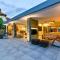 Villa Lou - Luxury Villa By The Beach