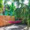 Luxurious Bohemian Bungalow in Lincolnville - Mins from Downtown!