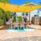 Luxurious Bohemian Bungalow in Lincolnville - Mins from Downtown!