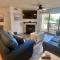 8C Richmond Park, lake view villa with full access to amenities, villa - ميرتل بيتش