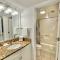 8C Richmond Park, lake view villa with full access to amenities, villa - ميرتل بيتش