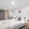 Detached Queen Room in Pymble - Serene Spot - Shared Bathroom