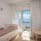 Caleta Seaview Suites - Pool & Jacuzzi