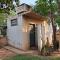 Cute Rustic Cottage by the River - Caximba