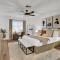 Amazing 8BR w Pool Lake ViewTons of Amenities