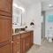 Amazing 8BR w Pool Lake ViewTons of Amenities - ديفي