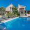 Poolside Stone Residences - Marina Bok