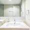 Cozy & Radiant 1BR Business Bay