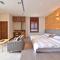 Captain Ou Homestay - Huhszi
