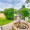 Sterling Heights Getaway with Fire Pit! - Sterling Heights