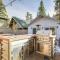 Cozy Big Bear Cabin with Hot Tub & Outdoor Kitchen
