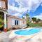 Villa Ocre et Bleue à Hyères YourHostHelper - 耶尔