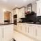 Pass the Keys Gorgeous 4 BR House Near Station mins to London - 锡德卡普