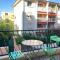 Only for ladies!! Comfortable shared homestay, Nice west cosy flat with balcony, near airport, train, beach, public transport, supermarket