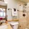 Pool and Hot Tub Access Breck Condo with Mtn Views - 布雷肯里奇