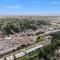 Luxurious Midtown Retreat with Elevator Access Luxurious Midtown Retreat with Elevator Access