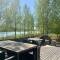 Authentic Log Cottage with Hot Tub