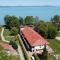 Waterfront Apartmanok