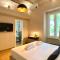 Queen of Rome Luxury Rooms