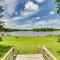 Cabin on Lake Raymond Gary with Dock, Grill and Views! - Fort Towson