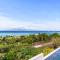 Luxurious 3BR Villa with Infinity Pool