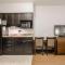 Royal Suites - Estevan