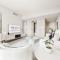 Stayis- Ultra Luxurious 1BR Ocean & Marina View