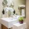 Zapbed House - Modern Studio in Azizi Riviera 27 Meydan One