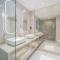 JBR Amwaj 4 , Upgraded Sea and Ain Dubai Views, 2m walk to Beach By Gardenia Suitse - 迪拜