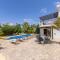 Angel Villa