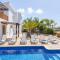 Angel Villa