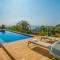 Villa La Casa Blanca by Abahana Villas