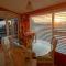 Delight in Birch-Lake View Holiday Home - 陶波