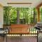 River Access Cabin w Hot Tub, Grill, Firepit, WiFi - لوراي