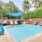 Steps to Beach Oceanside Townhome with Heated Pool - جنوب جزيرة بادري