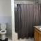Large and private apartment can sleep up to 8 people comfortably with direct NYC Manhattan train only 5 minute walk away - 伊丽莎白
