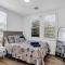 Highly Rated Beach House - 6 Badges, Outdoor Patio, Grill - 3 Blocks to Beach & Boards