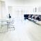 MODERN 2BR 2BA CONDO near AVENTURA! Wi-Fi! Parking