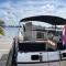 NEW - LITTLE IBIZA, on a lake near Amsterdam, with HOT TUB! - Vinkeveen