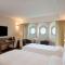 Queen Elizabeth 2 Hotel