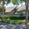 Golf Views, Walk In Shower, Private Deck - Гілтон-Гед-Айленд