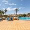 Lively Apartment in Andaluc a with Large Pool - Las Salinas