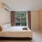 The tree seaview and quiet surrounded by trees 75smetre - Kamala Beach