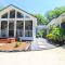 The Mini Moody - Luxurious Home Recently Renovated Close to Beach & Downtown