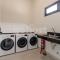 Stylish Apt Minutes From Shopping Mcal Lopez - Asunción